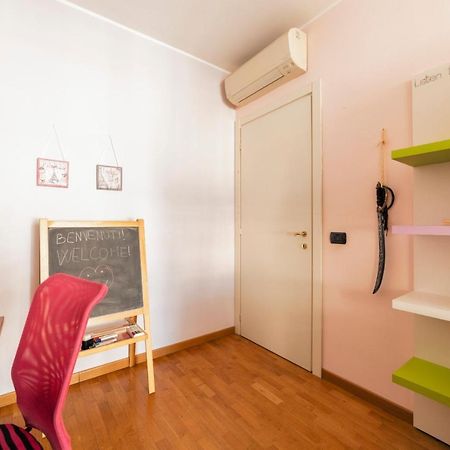 Milano Rogoredo Apartment With Garage Экстерьер фото