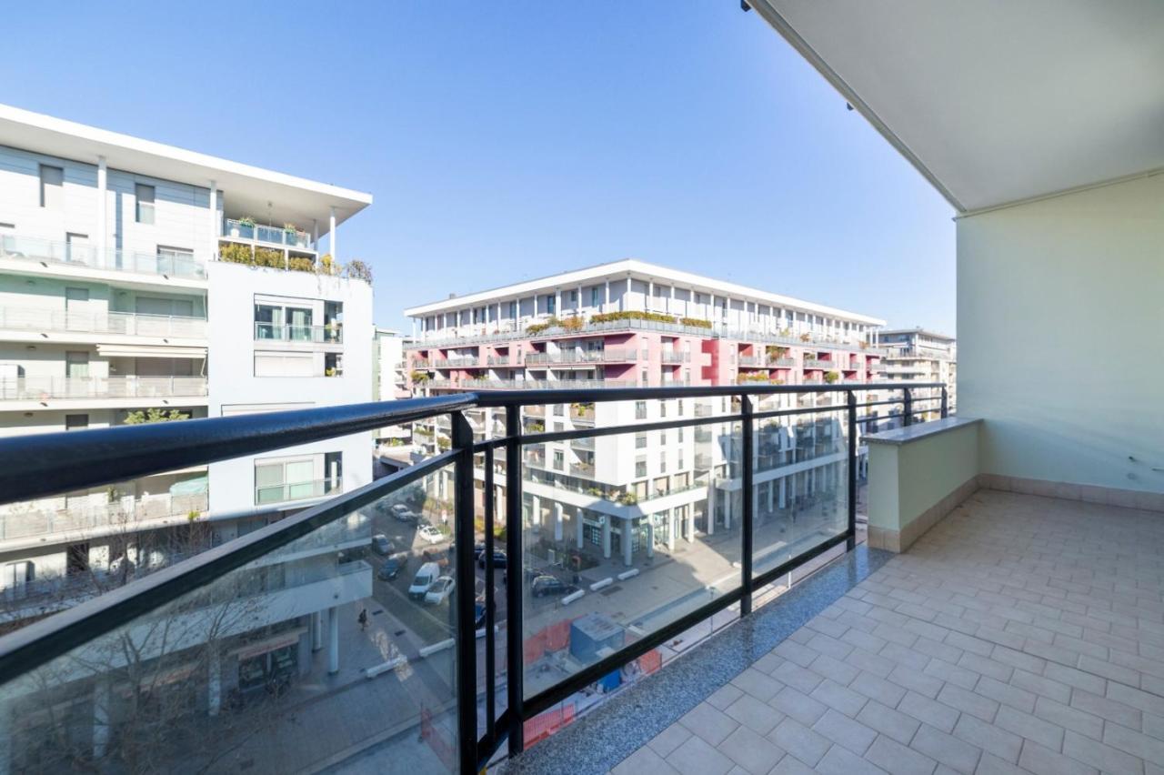 Milano Rogoredo Apartment With Garage Экстерьер фото